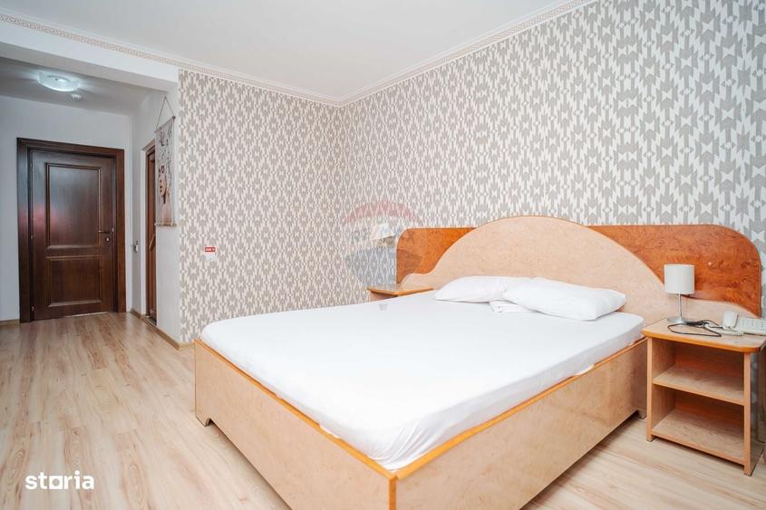 Spațiu comercial, de 1,855 mp, în Central