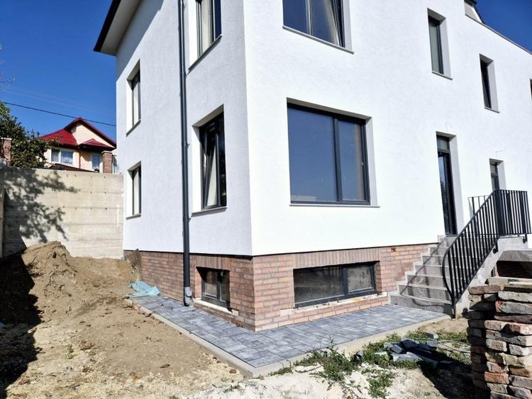 Duplex cu 4 camere cu Canalizare în Dâmbul Rotund