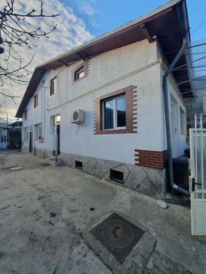 Casă cu 4 camere cu Teren 300 Mp în Central
