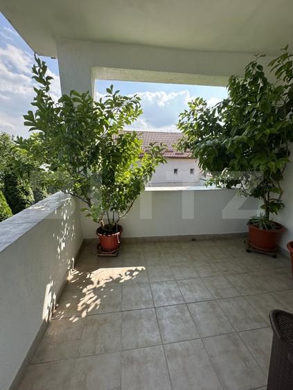 Casă individuală cu 6 camere cu Canalizare în Titulescu