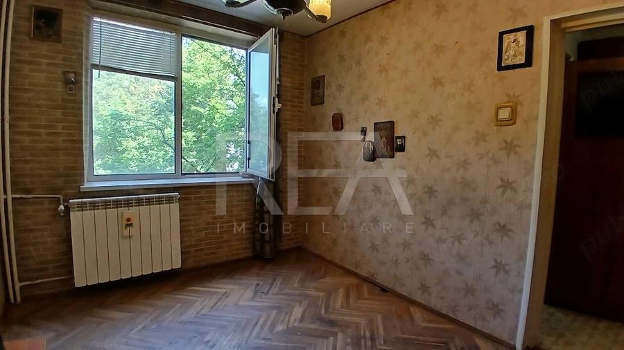 Apartament cu 3 camere decomandat în Alexandru Obregia