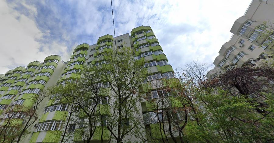 Apartament cu 4 camere decomandat în Colentina