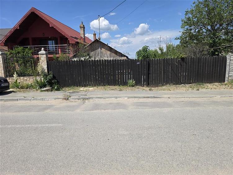 Teren Construcții intravilan de 1033 mp, în Cernele