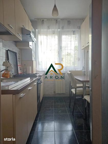 Apartament cu 3 camere semidecomandat, mobilat în Dristor
