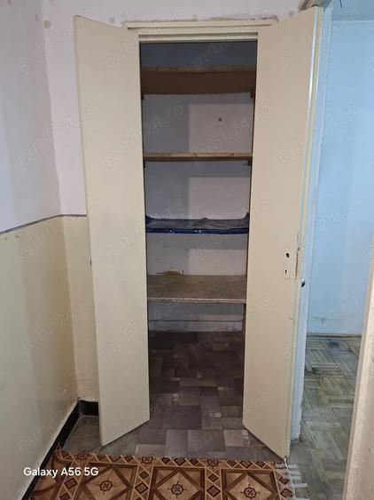 Apartament cu 3 camere semidecomandat în Cet