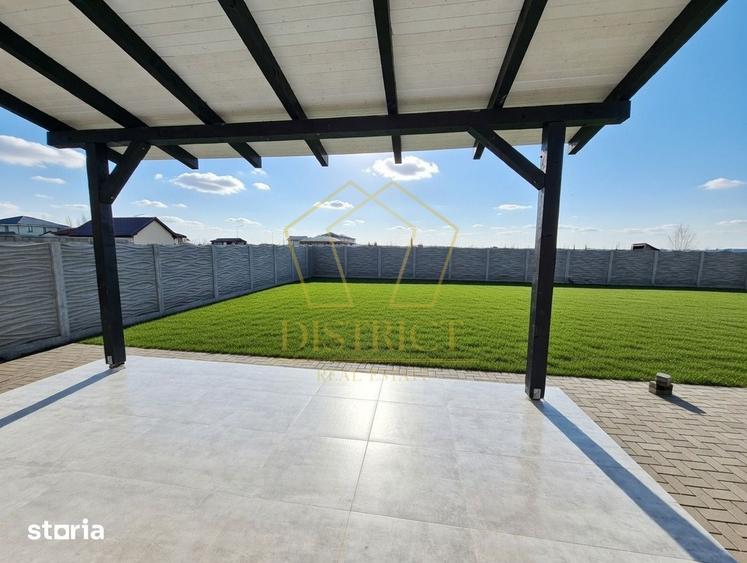 Casă cu 5 camere cu Teren 364 Mp în Ghiroda