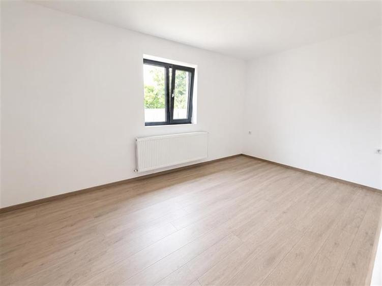 Casă cu 3 camere cu Teren 460 Mp în 9 Mai