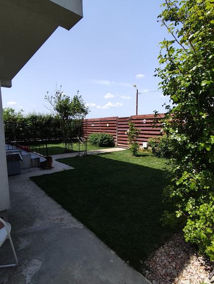 Casă individuală cu 4 camere cu Teren 380 Mp în Joița