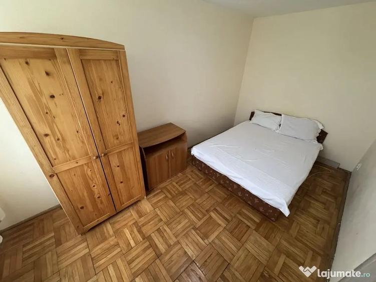 Apartament cu 3 camere semidecomandat, mobilat în Tomis Nord