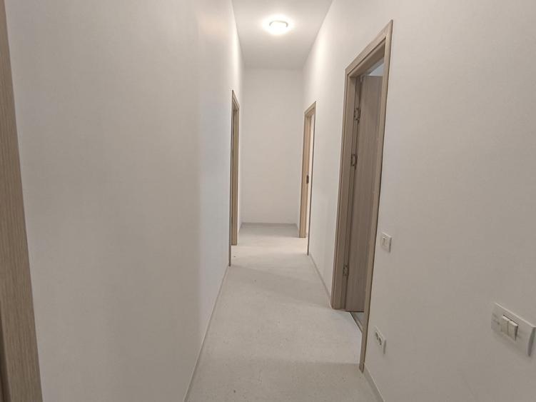 Birou, de 91.930000305176 mp, în Capitol