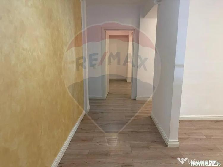 Apartament cu 3 camere decomandat în Aviației