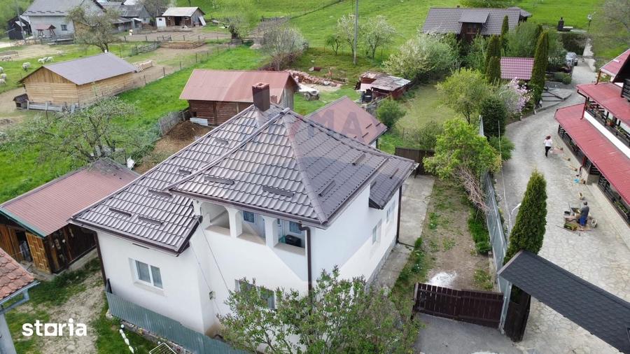 Casă cu 4 camere cu Teren 600 Mp în Central