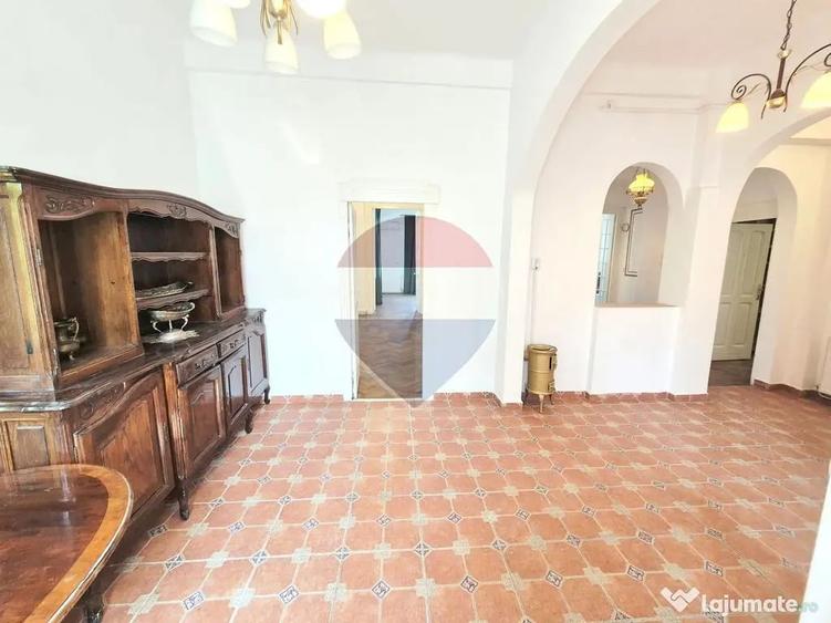 Apartament cu 4 camere decomandat în Tineretului