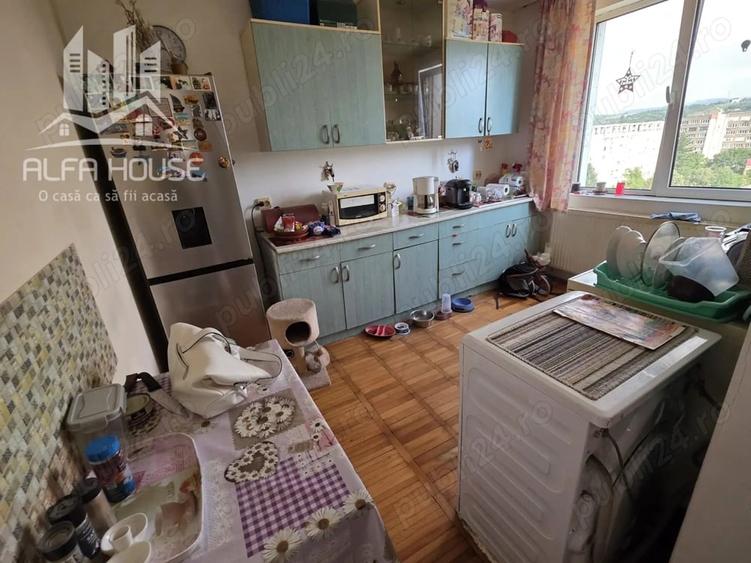 Apartament cu 3 camere decomandat în Govândari