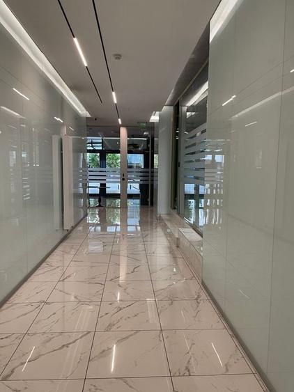 Birou, de 9,343 mp, în Central