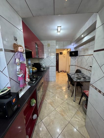 Apartament 3 camere, etaj 4/10, Marasesti - 4