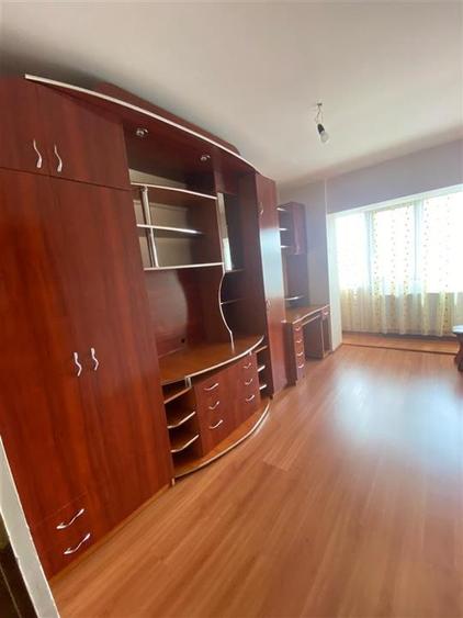 Apartament cu 3 camere decomandat, mobilat în Păcurari