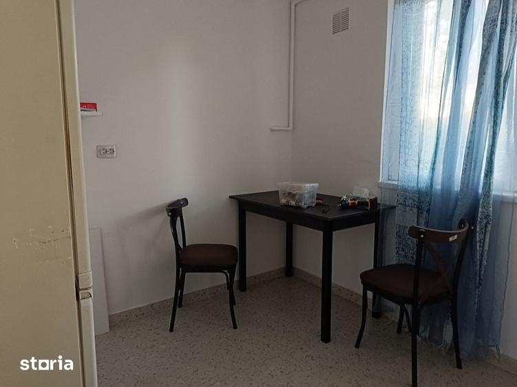 Apartament cu 3 camere semidecomandat în Drumul Taberei