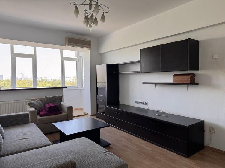 Apartament cu 3 camere decomandat în Colentina
