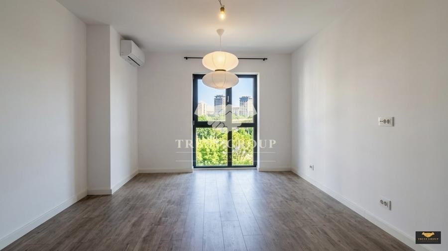 Apartament cu 3 camere semidecomandat în Domenii