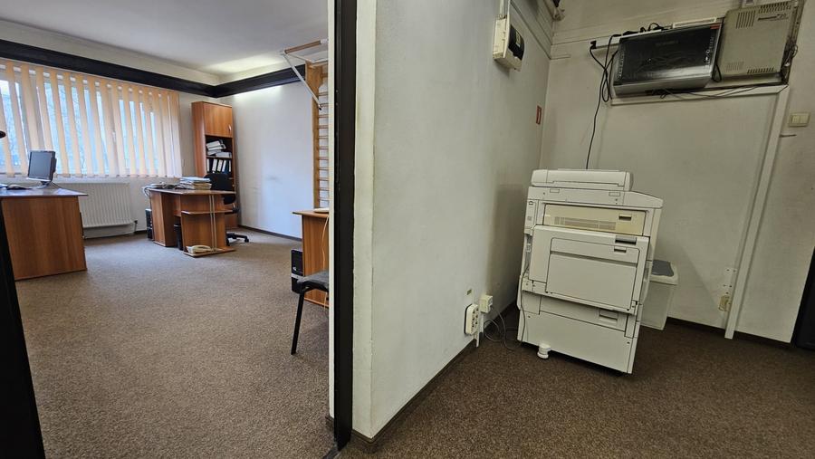 Apartament cu 4 camere semidecomandat în Moara de foc