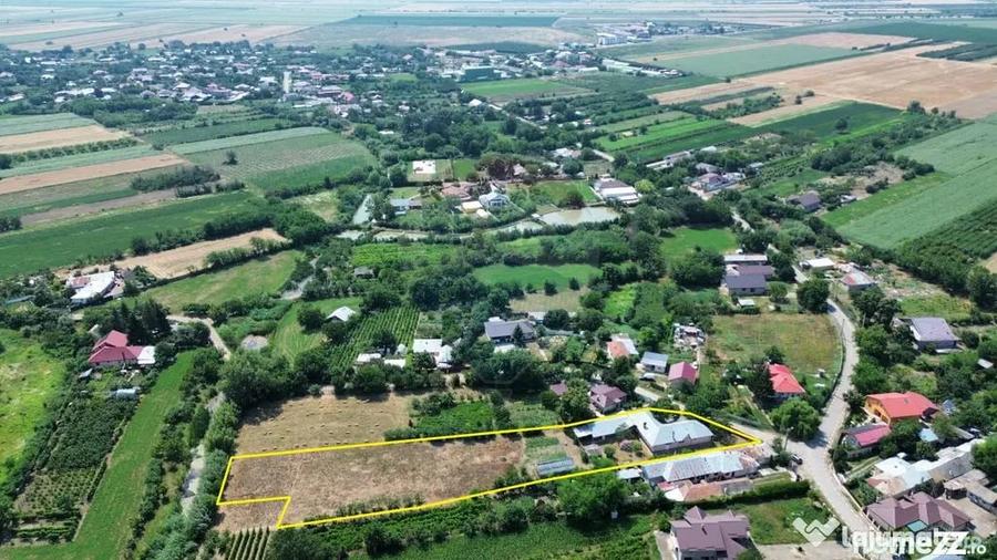 Casă cu 4 camere cu Teren 3405 Mp în Suraia