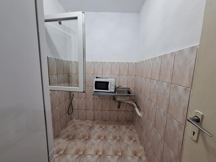 Garsonieră semidecomandată, mobilată în Lipovei
