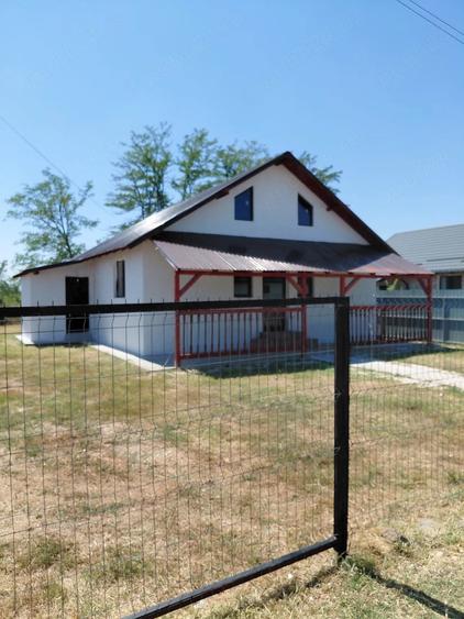 Casă cu Teren 370 Mp în Buturugeni