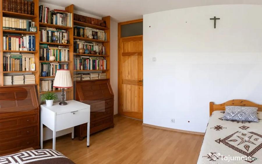 Apartament cu 3 camere decomandat în Lenin