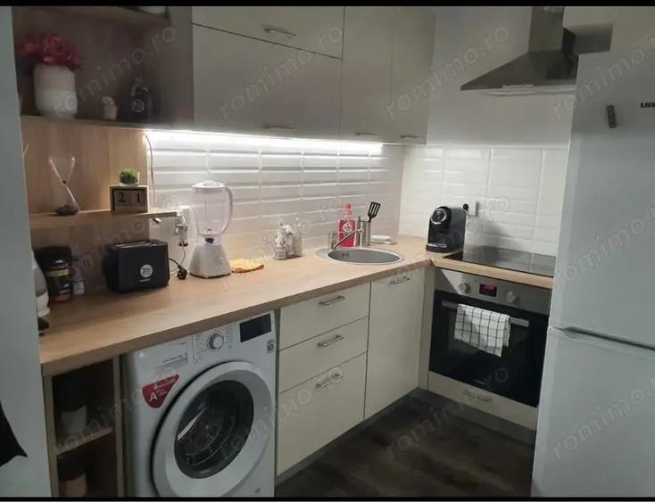 Apartament cu 2 camere decomandat în Văcăresti