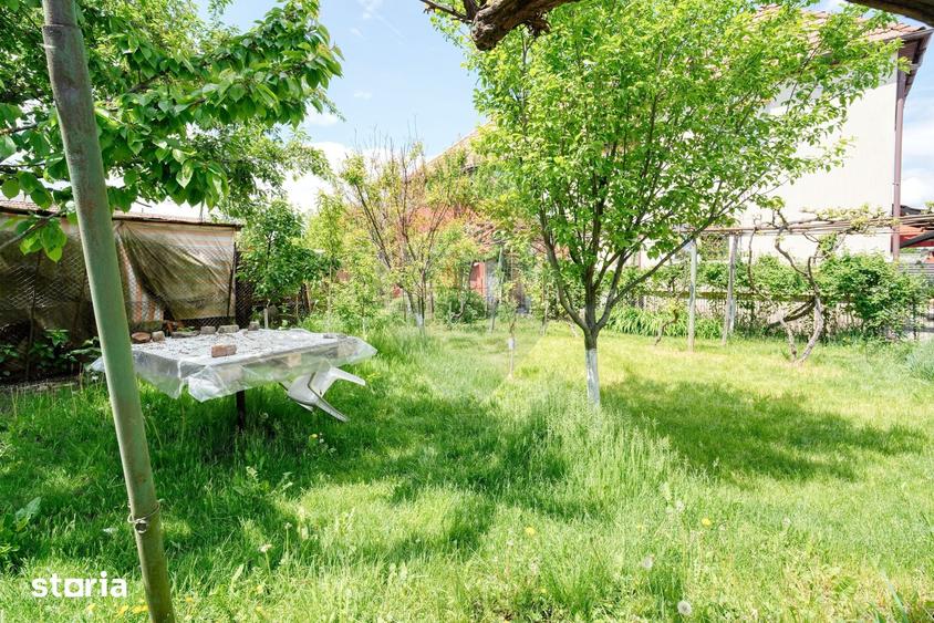 Casă cu 6 camere cu Teren 416.37 Mp în Bartolomeu