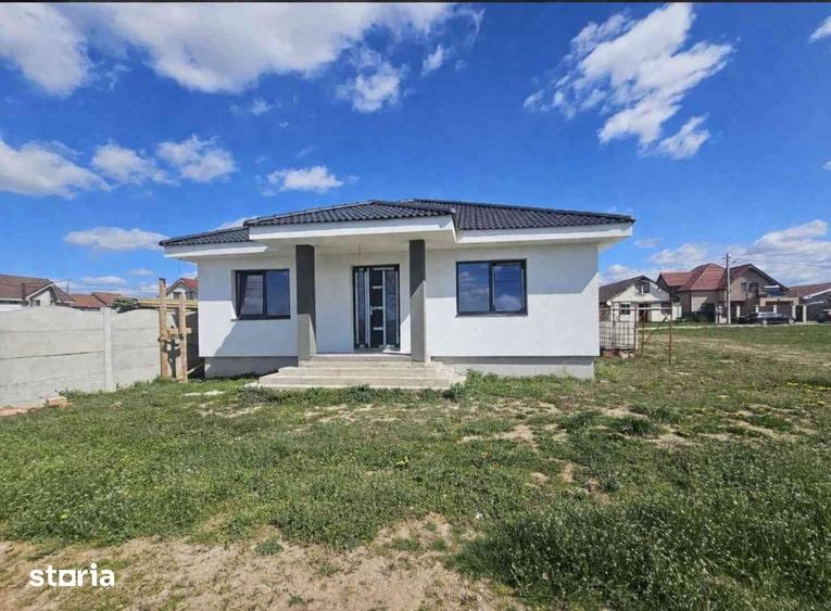 Casă cu 4 camere cu Teren 500 Mp în Oșorhei