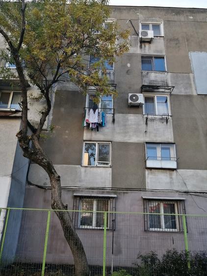 Apartament cu 2 camere decomandat în Ferentari