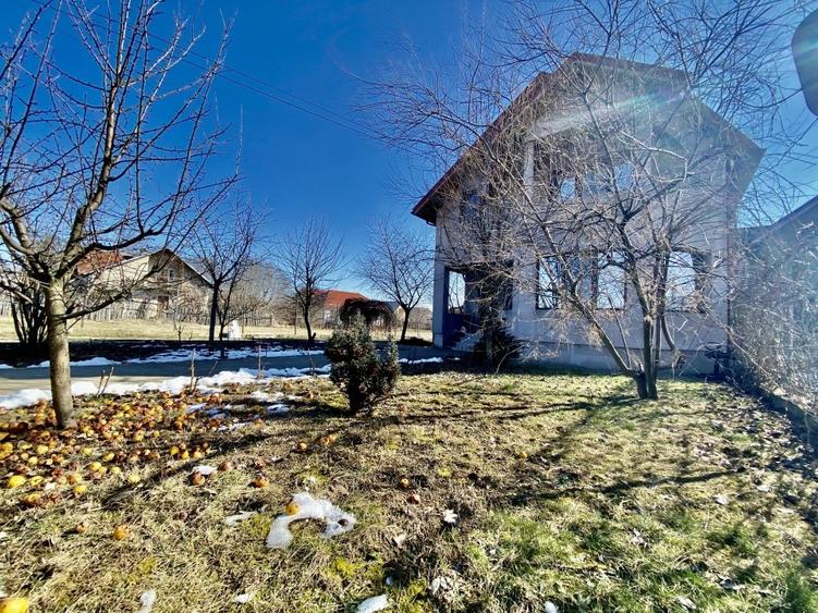 Casă individuală cu 5 camere cu Garaj în Sud