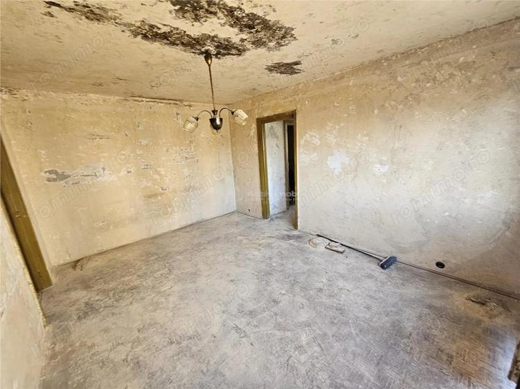Apartament cu 2 camere semidecomandat în Micro I
