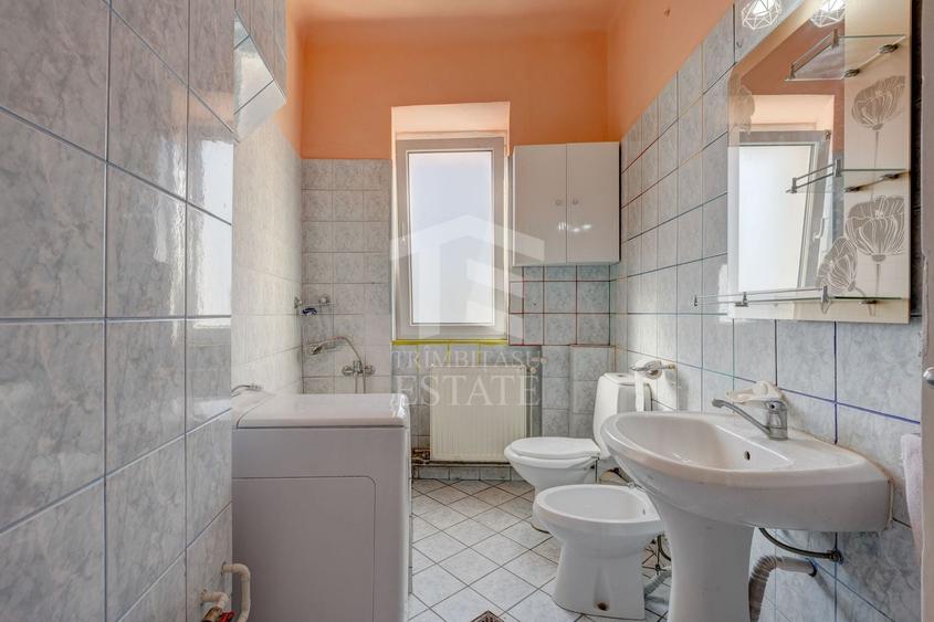 Apartament cu 4 camere decomandat în Calea Călărașilor