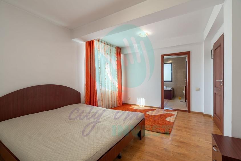 Casă individuală cu 5 camere cu Canalizare în Vitan
