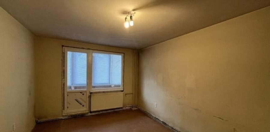 Apartament cu 4 camere decomandat în Astra