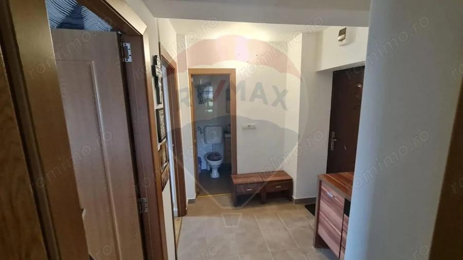 Apartament cu 2 camere decomandat, mobilat în Sud