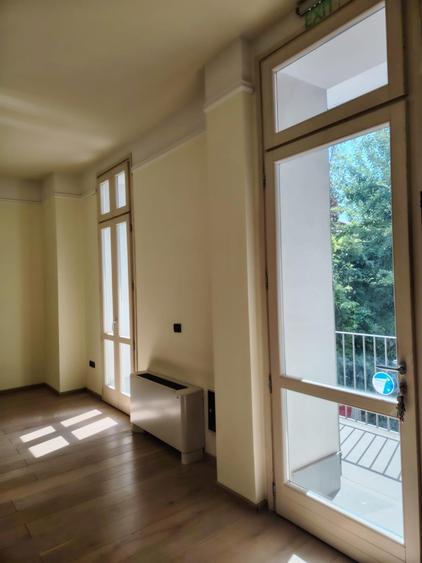 Apartament cu 3 camere decomandat în P-ța Maria