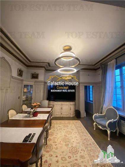 Casă cu 7 camere cu Teren 220 Mp în Central