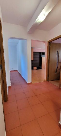 Apartament cu 2 camere decomandat în Drumul Taberei