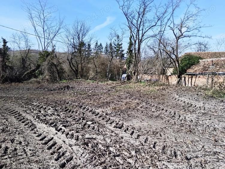 Teren de 2583 mp, în Comeat