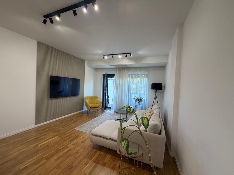 Apartament cu 3 camere decomandat în Domenii