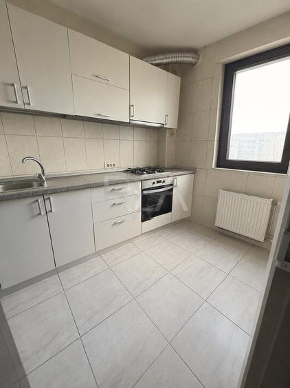Apartament cu 3 camere decomandat, mobilat în Drumul Taberei