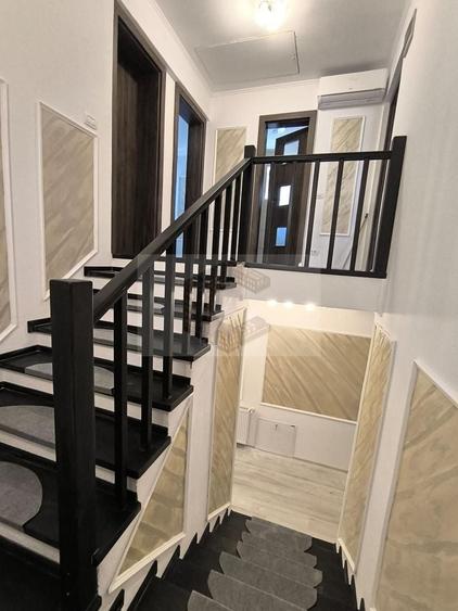Duplex cu 5 camere cu Canalizare în Dumbrăvița