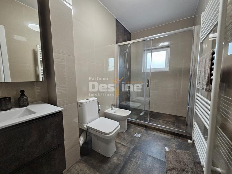 Duplex cu 4 camere cu Canalizare în Tomești