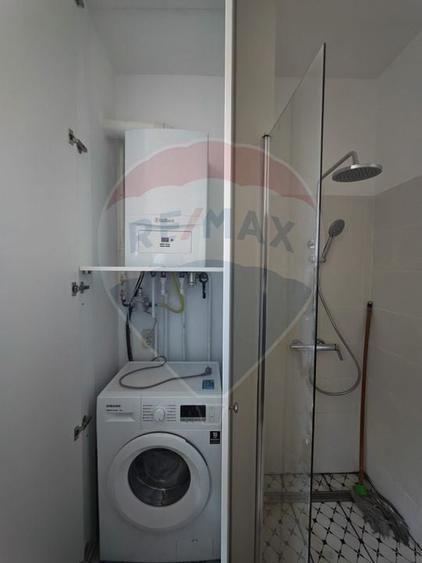 Apartament cu 3 camere semidecomandat în Primăverii