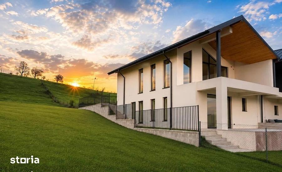 Casă cu 5 camere cu Teren 400 Mp în Central