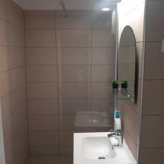 Garsonieră decomandată în Central